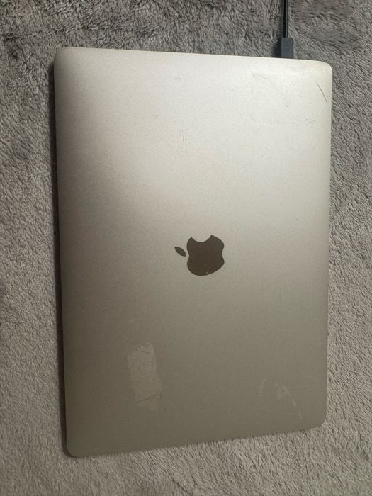 Macbook Pro 13 uzywany na sprzedaż