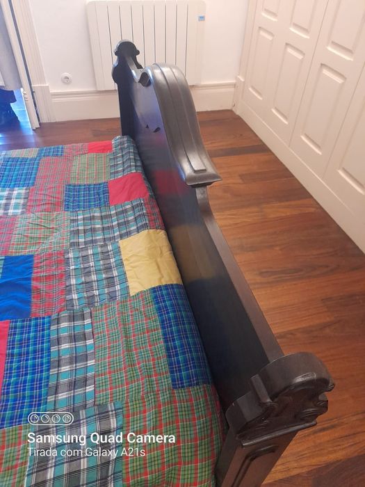 Cama de madeira 1,30×2 e colchão