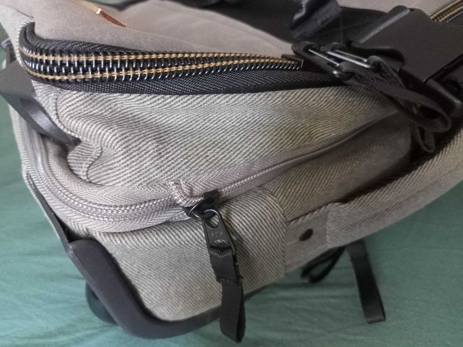Mochila nova com rodas para viagens