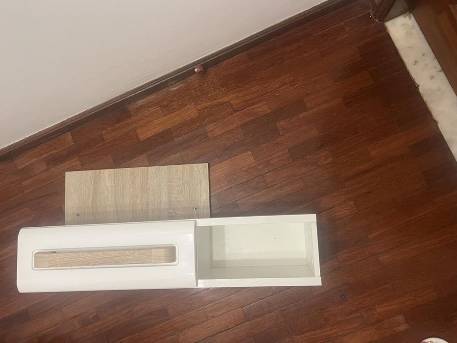 Móvel de entrada com espelho