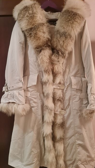 Женский пуховик с мехом