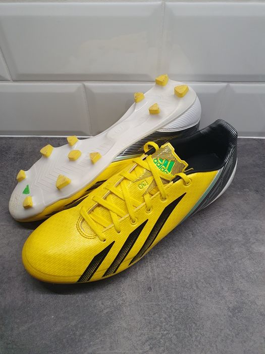 Półprofesjonalne Pro korki Nike F30 TRX FG 44