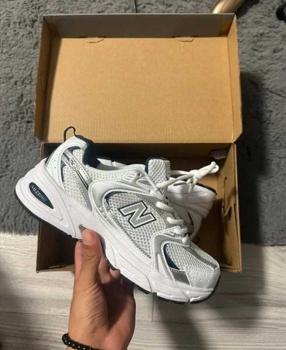ButyDamskie New Balance 530_White_Silver_Navy_Uniseks R.36