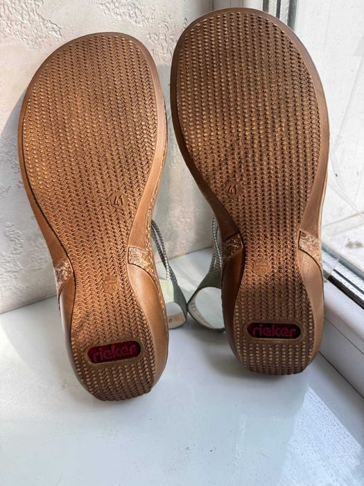 Шкіряні босоніжки Rieker