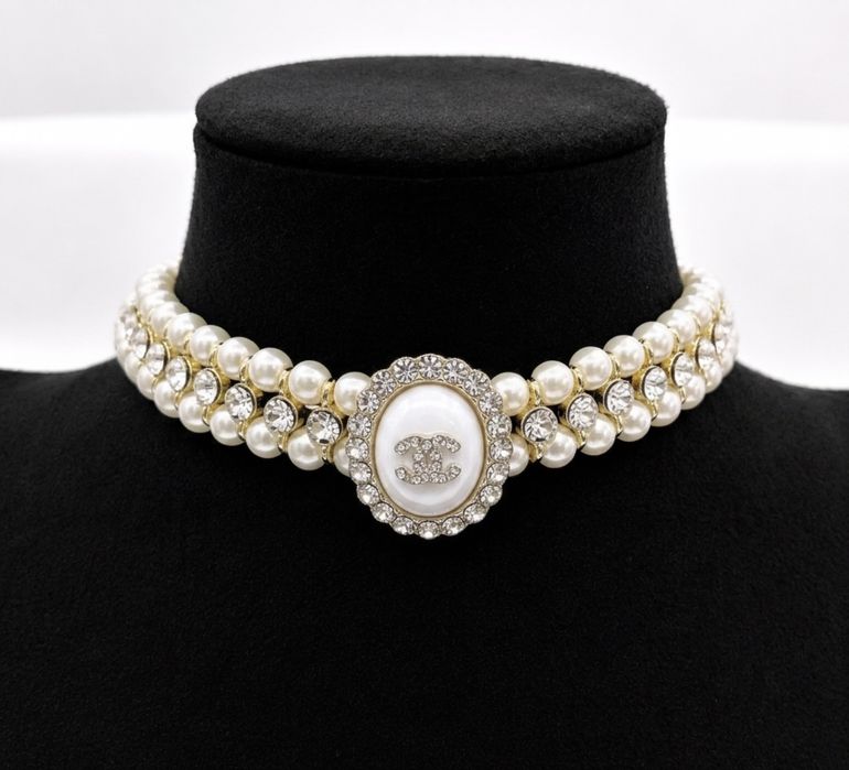 Чокер Chanel, Шанель кольє