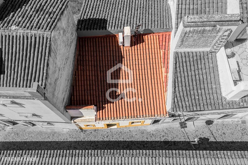 Moradia T1+1 de Rés do Chão e 1º andar no Centro Histórico de Évora