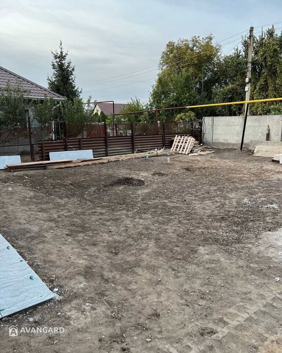 Продаётся  2 х этажный дом Бородинский микрорайон