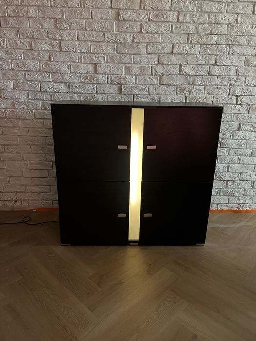 Komplet podświetlanych mebli