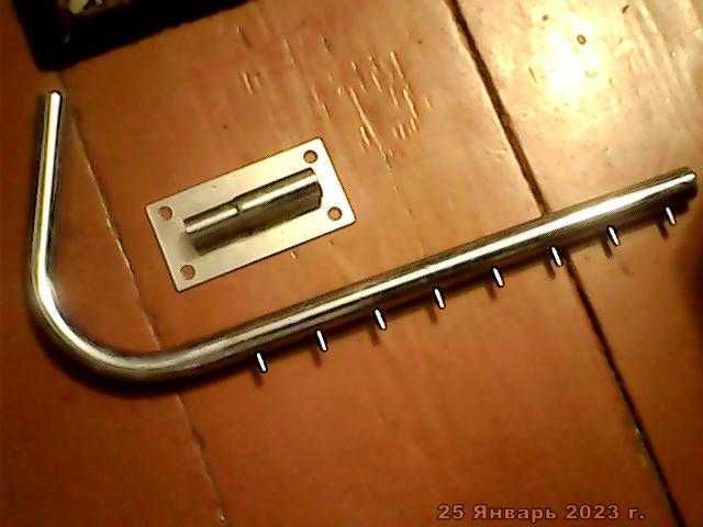 Вешалки и крючки