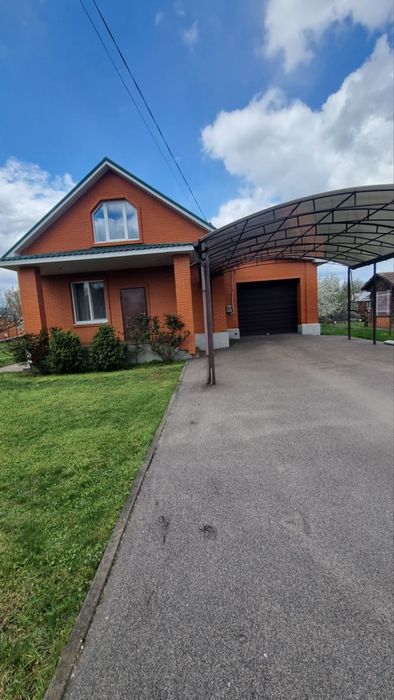 Продам великий будинок по вул. Віноградна.