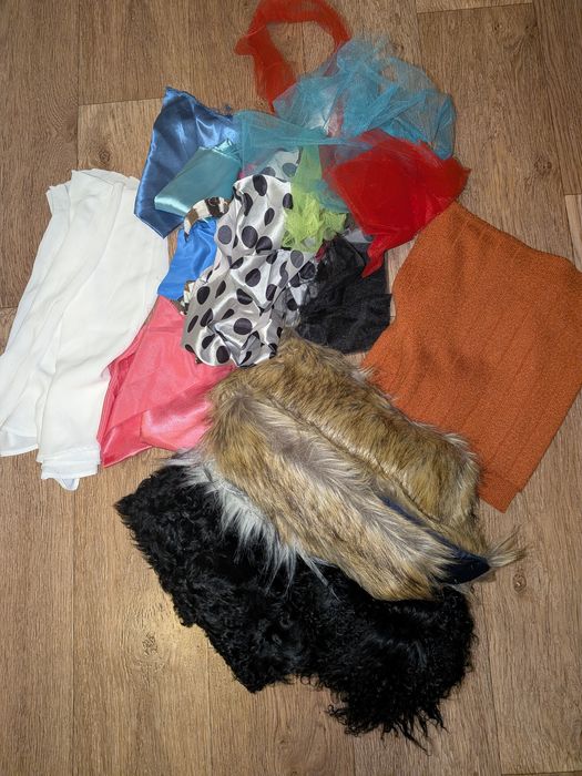 Залишки тканин,  коміри з хутра, клаптики