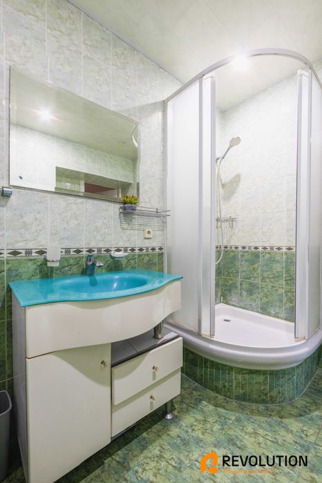 Без комісії. Продаж 3кім. квартири з ремонтом біля метро Васильківська. Ваучер, дмж, Голосіївський район