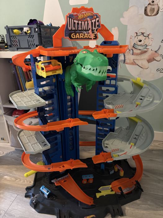 Garaz hot wheels trex
