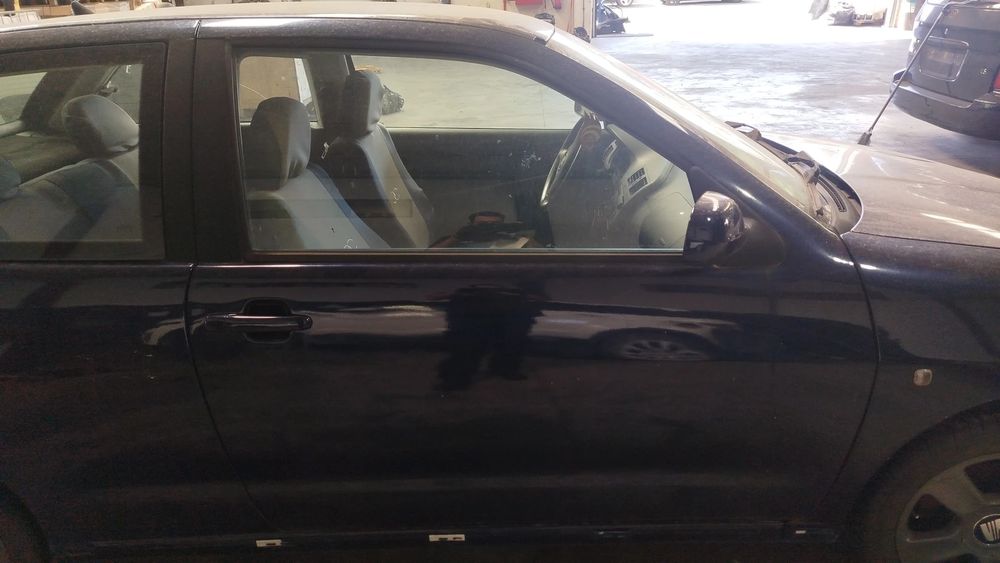 Porta frente direita SEAT Ibiza II (6K1)
