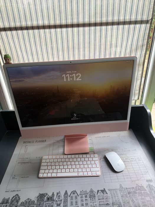 iMac with Apple M3 chip  rok 2023