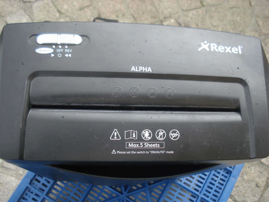 Destruidora de corte em tiras Alpha Rexel