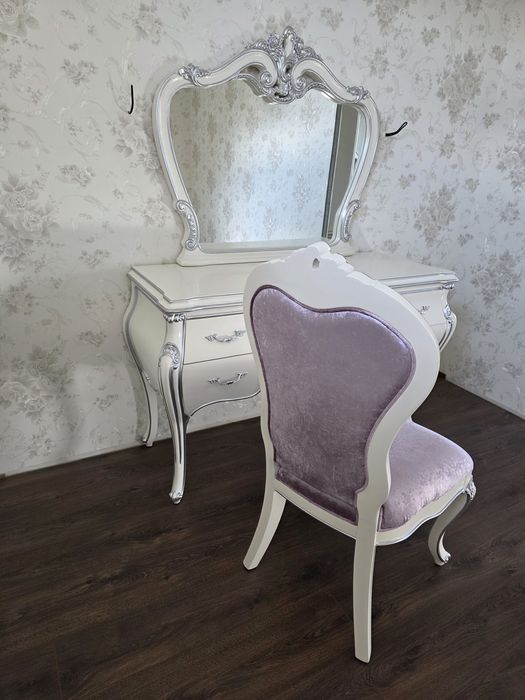 Туалетний столик + дзеркало + стілець (комплект)