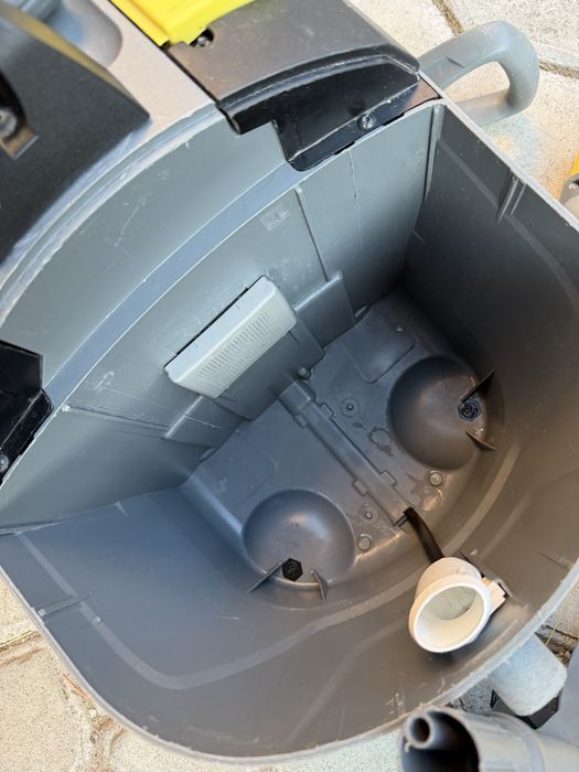 Миючий пилисос karcher 10/1