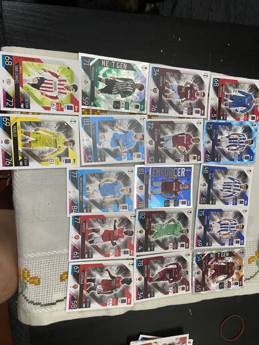 Caderneta vazia da Match attax e cromos