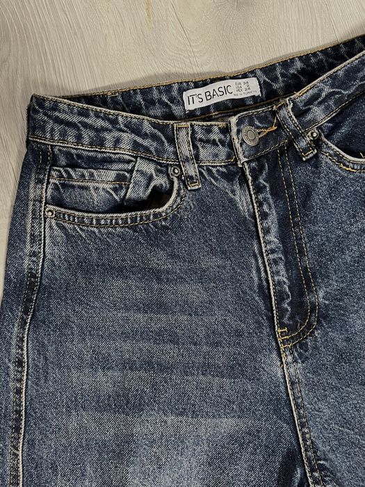 Темно сині джинси