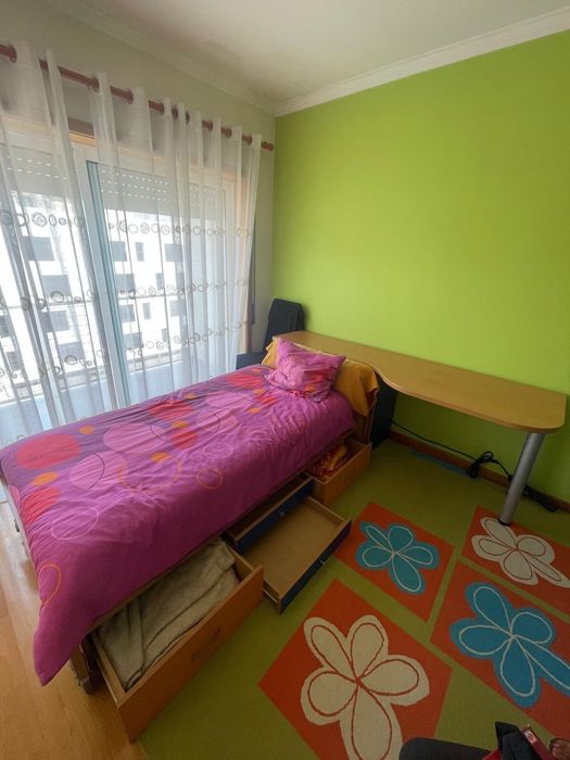 Mobília de Quarto juvenil cama/secretária/móvel cor pinho claro