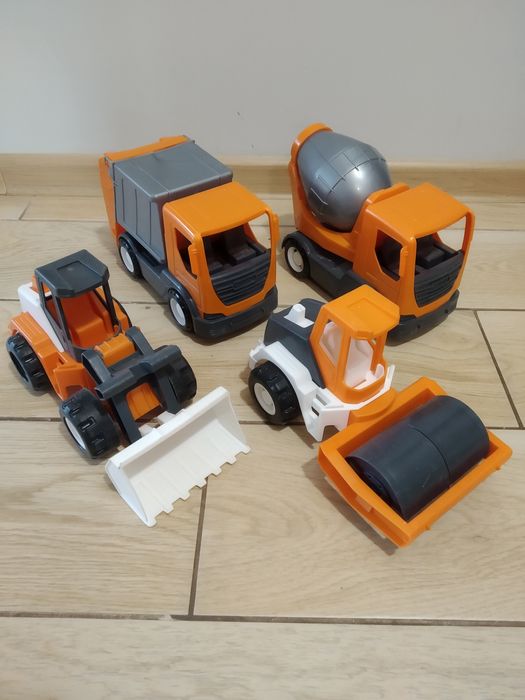 Zabawki WADER walec, śmieciarka, ładowarka, betoniarka
