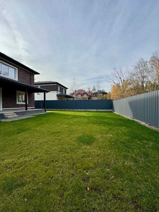 Ексклюзивний Будинок в Лісовій Частині Котеджного Містечка с.Стоянка