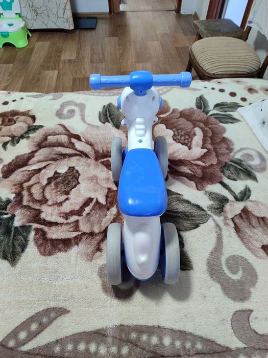 Дитячий балансувальний велосипед біговел