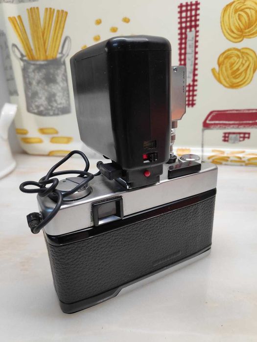 Máquina fotográfica Minolta Hi-Matic G c/ Extras