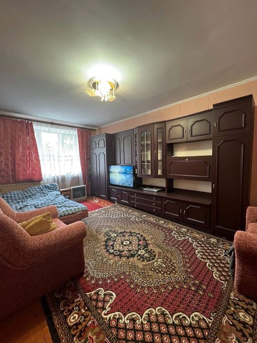 Продаж 2 кімнати на 2 поверсі