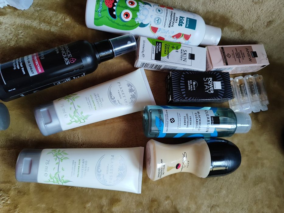 Zestaw kosmetyków avon