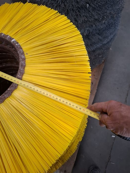Escovas  vassora bobcat caterpillar