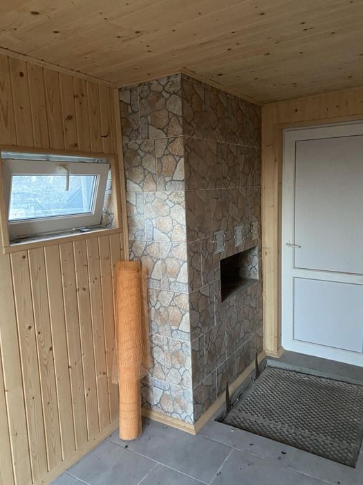 Гараж,земельна ділянка,літня кухня,підвал,горище.