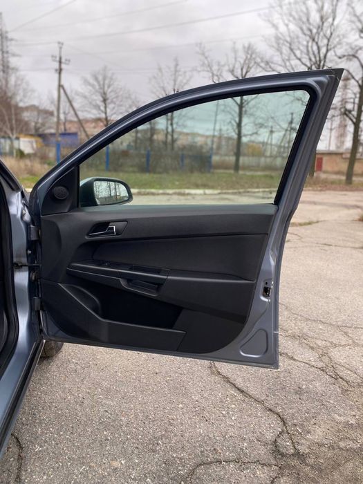 В Дуже Гарному Стані OPEL Astra H 1.6 Бензин На Автоматі! 140тис км