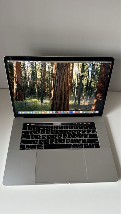MacBook Pro 15 2019 A1990. i7. 16GB. 512GB SSD. Touch Bar