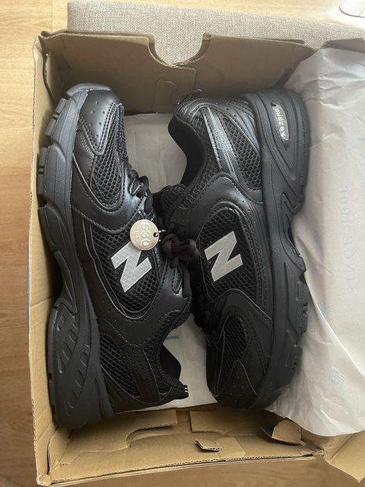 New Balance 530 Pretas