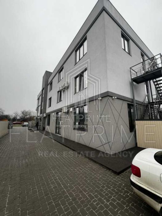 Продаж комерцiйна фасадна будiвля торгове примiщення