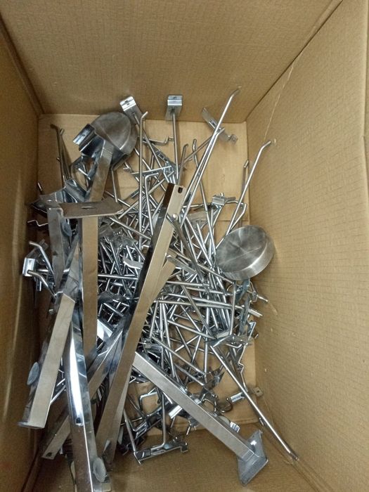 #Liquidação Recheio loja Prateleiras / Manequins / alarmes