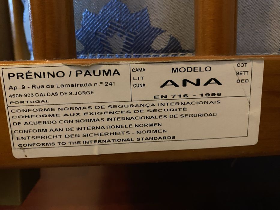 Cama de grades com colchão da marca PAUMA