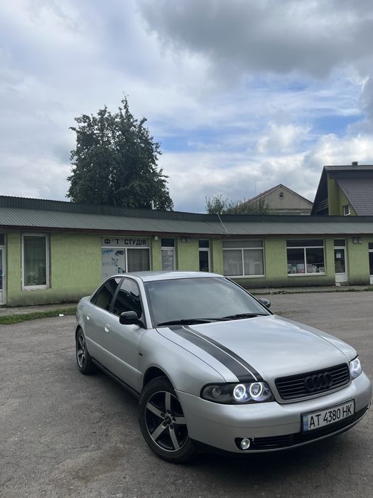 Продам ауди а4б5 1.6 2000 року