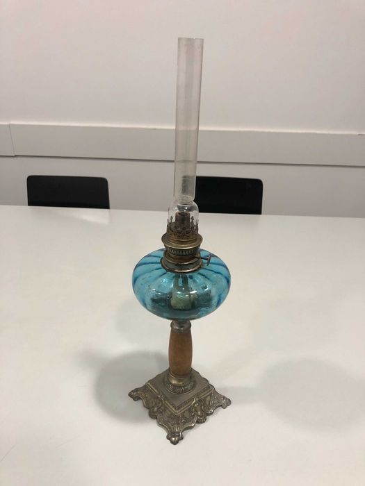 Antyk=piękna lampa naftowa