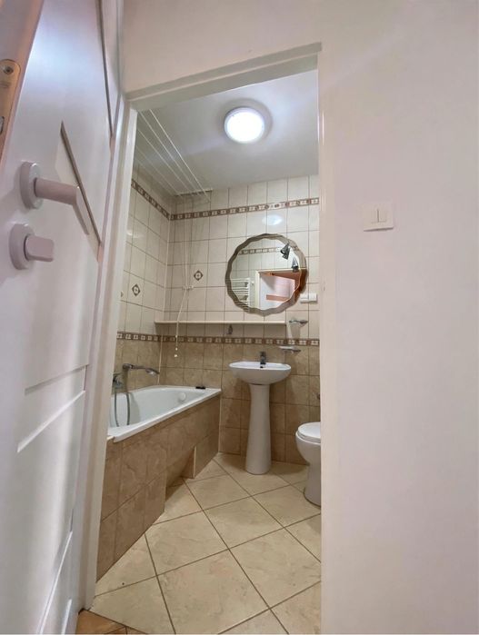 Odświeżone, umeblowane 48,5 m² z garażem – CENTRUM