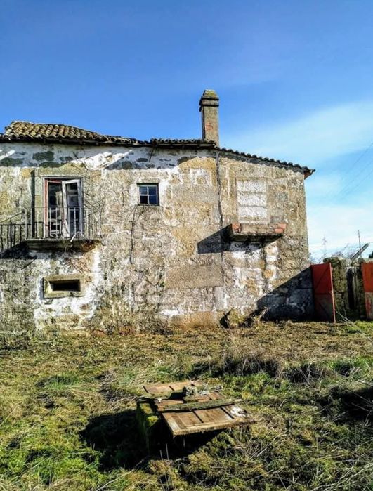 Terreno e Casa Rústica