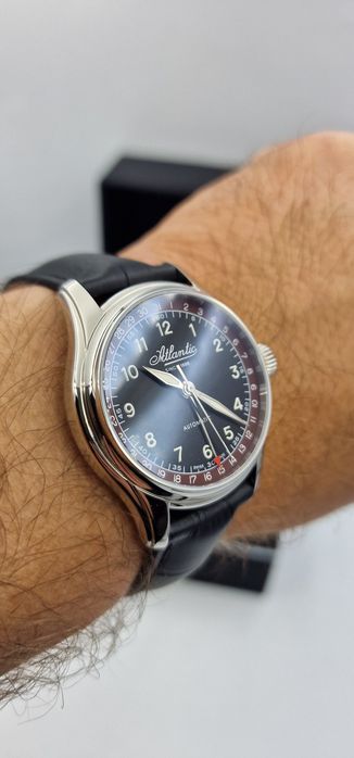 Atlantic Worldmaster Pointer Date Automatic - Swiss Made - 40 mm
