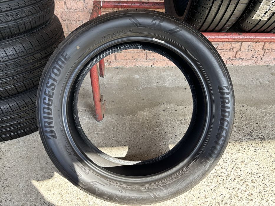 Комплект літніх шин 235/50R20 Bridgestone