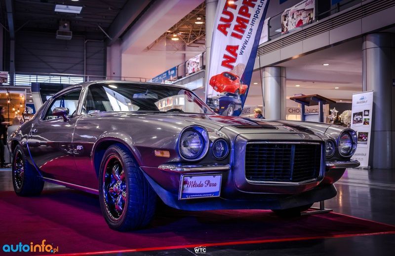 Młodzi samodzielnie Mustangiem-Camaro-Corvette-Merc