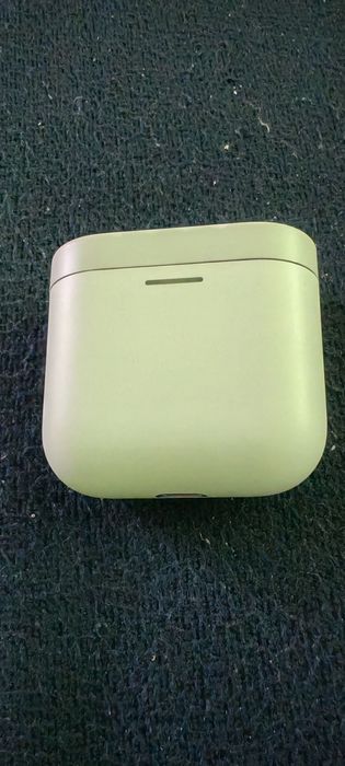 Etui ładujące do słuchawek Bowers & Wilkins