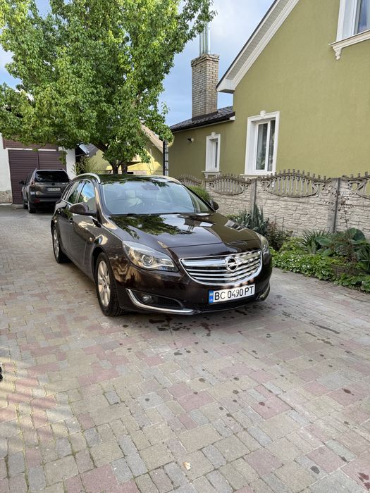 Автомобіль Opel insignia