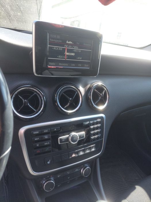 Mercedes-Benz A180