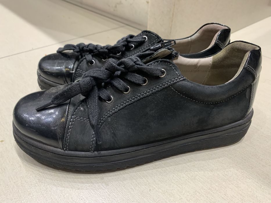 Czarne skórzane buty Lasocki rozmiar 36